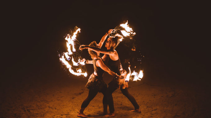 Feuerspektakel Flammentanz Feuershow Feuerperformance